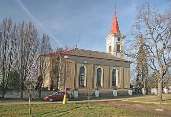 Chvaletice
