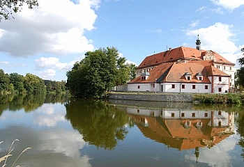 Lnáře