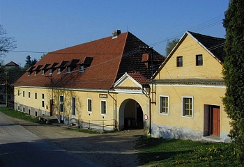 Louňovice pod Blaníkem