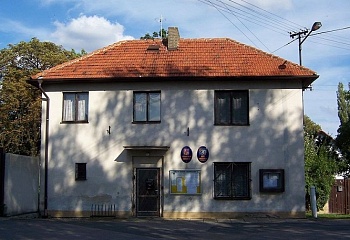 Břežany II