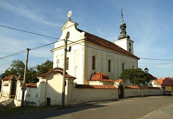 Středokluky