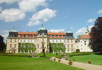 Lány
