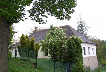 Skuhrov