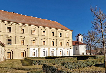 Kestřany