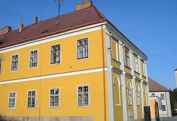 Studená