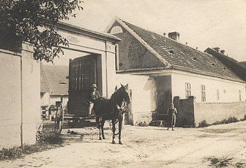 Mezouň