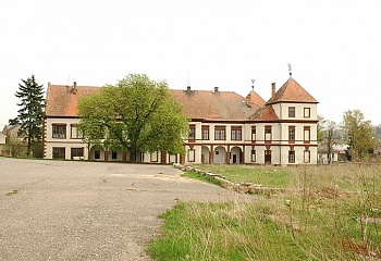 Hořiněves