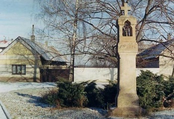 Chrást