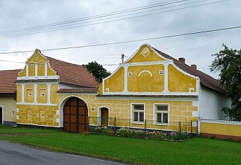 Komárov