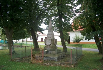 Komárov