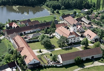 Černá