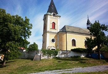 Činěves