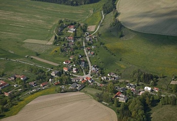 Lavičné